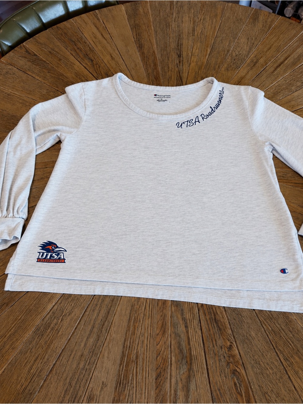 Champion UTSA Roadrunners Women’s L Gray Sweatshirt Blouson Sleeve High Low